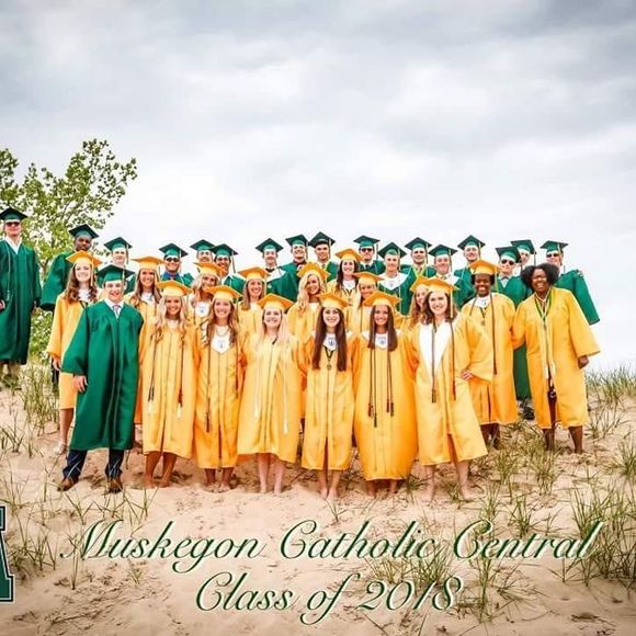 Meet your Posher, Jenn - Picture 1 of 1